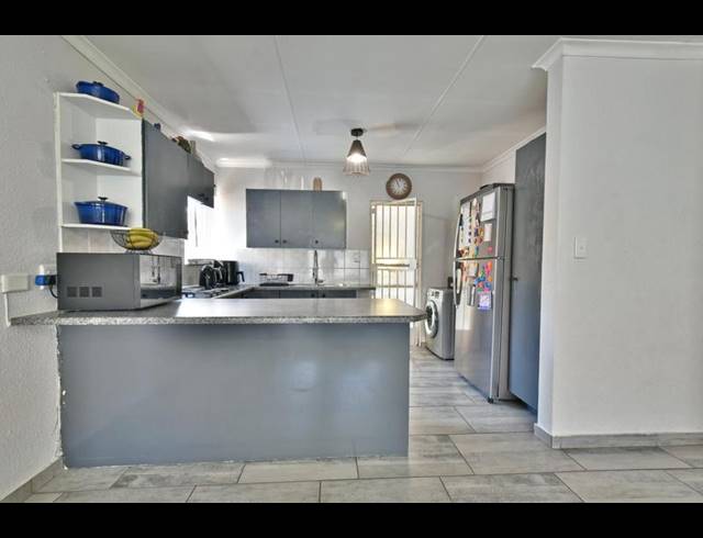 3 BEDROOM HOUSE FOR SALE IN HONEYDEW RIDGE